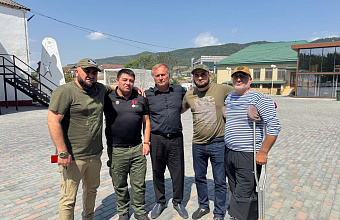 Депутат НС РД Мухтарпаша Умаханов встретился с участниками СВО из Казбековского района