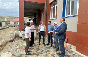Зампред Муслим Телякавов проверил темпы строительства новых школ Карабудахкентского района