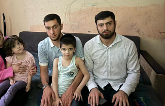 Молодые парламентарии Дагестана посетили многодетные семьи в День защиты детей