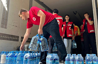 Студенты ДГМУ направили гуманитарную помощь жителям Курской области