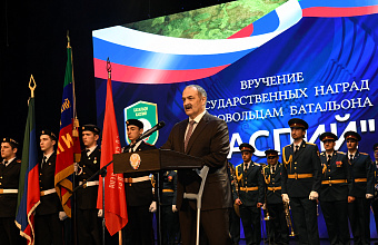Сергей Меликов вручил добровольцам батальона «Каспий» государственные награды