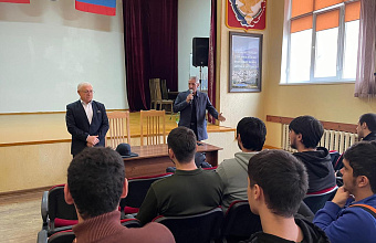 Студенты Автомобильно-дорожного колледжа встретились с представителями военкомата