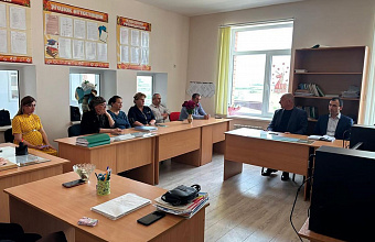 Депутат НС РД Девлетхан Алиев провел прием граждан в Курахском районе