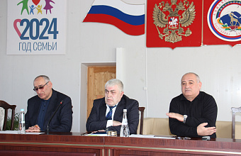 В Ахвахском районе прошло совещание по вопросам осеннего призыва