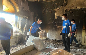 Активисты «Единой России» и «Молодой гвардии» помогают устранить последствия теракта в церквях Махачкалы и Дербента