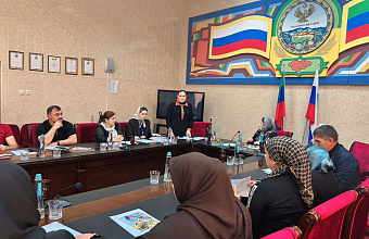 Сотрудники Комплексного центра встретились с семьями погибших военнослужащих в Карабудахкентском и Левашинском районах