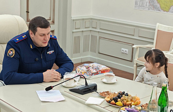 Руководитель Следкома РД принял участие во всероссийской акции «Елка желаний»