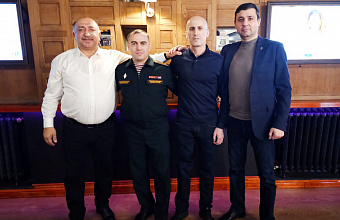 Айнутдин Зиявутдинов встретился с Героем России Залибеком Умаевым