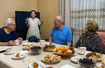 Работники Комплексного центра в Дербенте поздравили семьи с Днем семьи, любви и верности