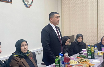 Госфонд «Защитники Отечества» провел ифтар для матерей погибших участников СВО