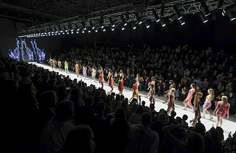 Дагестанский дизайнер Зайнаб Сайдулаева представила коллекцию на Московской неделе моды