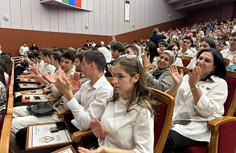 Более полутора тысяч выпускников в Дагестане получили золотые и серебряные медали