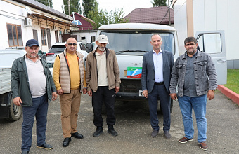 Отец погибшего участника СВО из Казбековского района отправил УАЗ в зону спецоперации