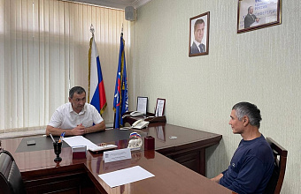 Хиби Алиев рассмотрел обращения граждан в приемной «Единой России»