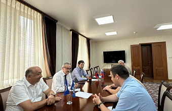 Нурбаганд Нурбагандов рассмотрел обращения жителей Кумторкалинского района