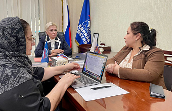 Елена Павлюченко помогла многодетным семьям с устройством детей в детский сад