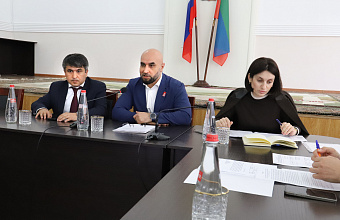 Глава Минприроды РД провел совещание по вопросам обустройства контейнерных площадок в муниципалитетах