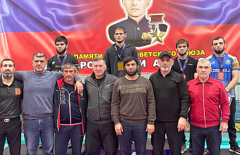 Определены лучшие борцы турнира памяти Героя Советского Союза Кади Абакарова