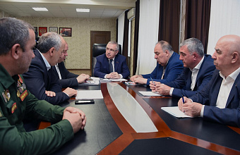 Юрий Левицкий провел прием граждан в Хасавюртовском районе