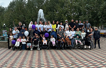 «Единая Россия» организовала для детей с ДЦП поездку в «Динопарк»