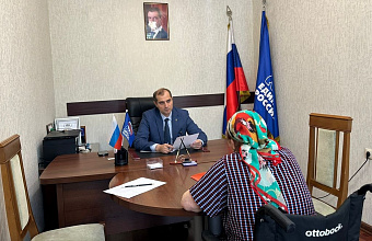 Депутат Заур Амиралиев выслушал обращения махачкалинцев в приемной «Единой России»