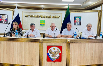 Меры по предотвращению угрозы распространения КГЛ обсудили в Кизилюртовском районе