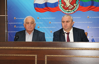 Готовность к осенне-зимнему периоду обсудили в Казбековском районе