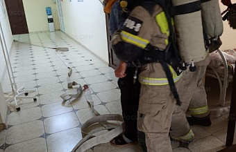 В Махачкале в многоквартирном доме произошел пожар