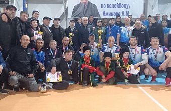 Волейбольный турнир среди команд ветеранов провели в Шамильском районе