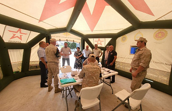 Глава Сулейман-Стальского района встретился со специалистами мобильного пункта по отбору контрактников на военную службу