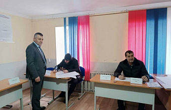 Глава Цунтинского района проголосовал на президентских выборах