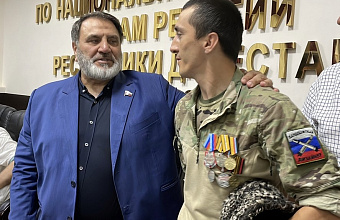 Сайгидпаша Умаханов встретился с участниками боевых действий 1999 года