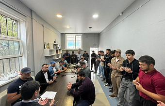 В Тюменской области дагестанцы провожали в последний путь погибшего от рук террористов полицейского Виталия Мезенцева