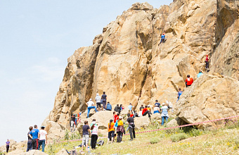 Махачкала приняла фестиваль по скалолазанию «Вызов скал Тарки-Тау-2024»