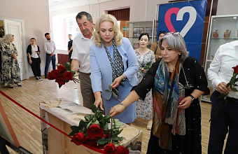 Зарема Бутаева посетила учреждения культуры в Акушинском районе