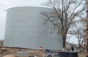 В Южно-Сухокумске завершена сборка нового резервуара для водоснабжения потребителей