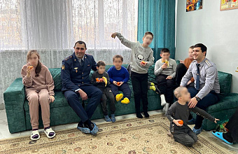Благотворительная акция от сотрудников УФСИН по Дагестану прошла в доме-интернате «Забота»