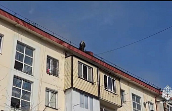 Пожар в жилом доме Махачкалы локализован на площади 400 кв.м