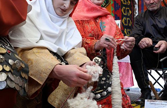 Фестиваль народного творчества «Традиции Дагестана» прошел на «Анжи-Арене»