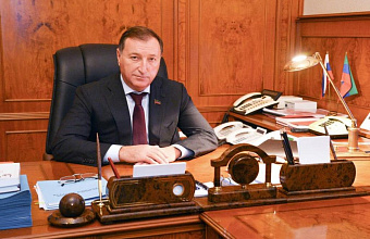 Заур Аскендеров поздравил работников скорой помощи с профессиональным праздником