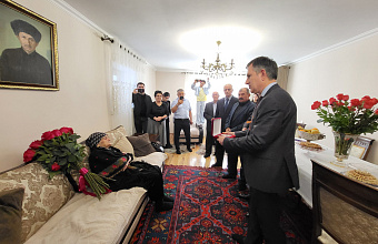 В Сулейман-Стальском районе вручили орден Почета I степени 100-летней труженице тыла