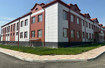 Единороссы проверили ход строительства новой школы в Сулейман-Стальском районе