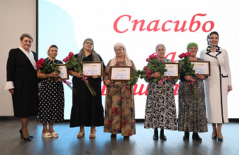 Многодетные медики в Дагестане получили подарки от профсоюза