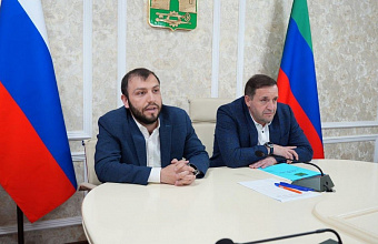 Церемония награждения отличившихся педагогов и школьников прошла в Хасавюрте