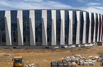 Сергей Меликов осмотрел строящийся дворец спорта в Дербенте