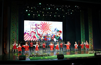 Республиканский праздник-ярмарка народной культуры «Я люблю тебя, Россия!» прошел в Махачкале