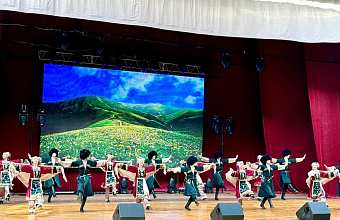 Более 500 танцоров выступили на фестивале лезгинки «Я и мои друзья»