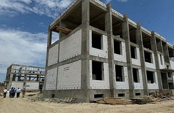 Единороссы проверили ход строительства новой школы в Карабудахкентском районе