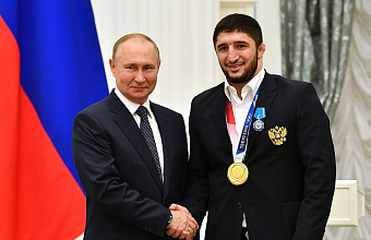 Владимир Путин поздравил Абдулрашида Садулаева с победой на Чемпионате мира