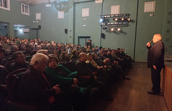 В Даргинском театре состоялся показ спектакля, приуроченного к юбилею драматурга Рабадана Нурова